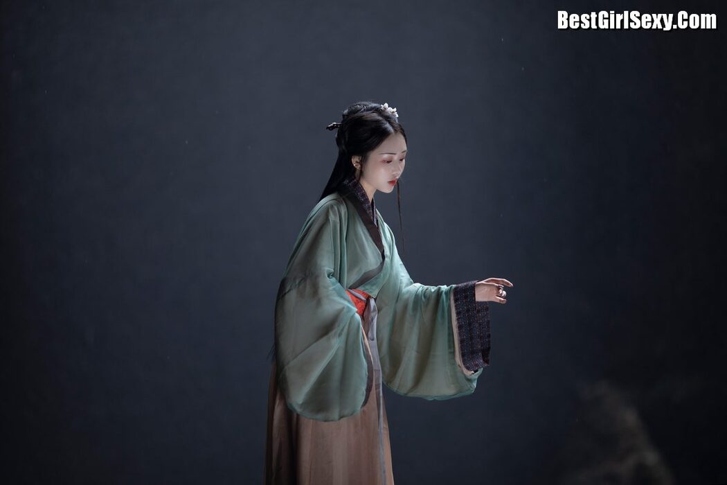 YiTuYu艺图语 Vol.4031 Su Mei Zai Lu Shang