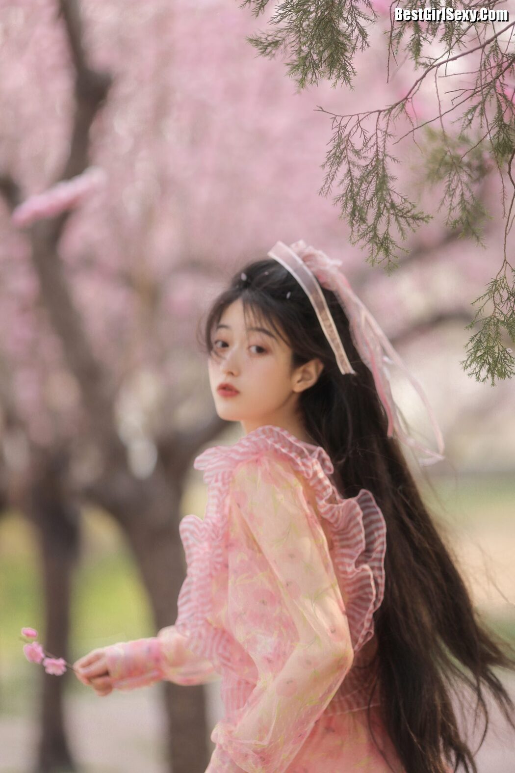 YiTuYu艺图语 Vol.4074 Li You
