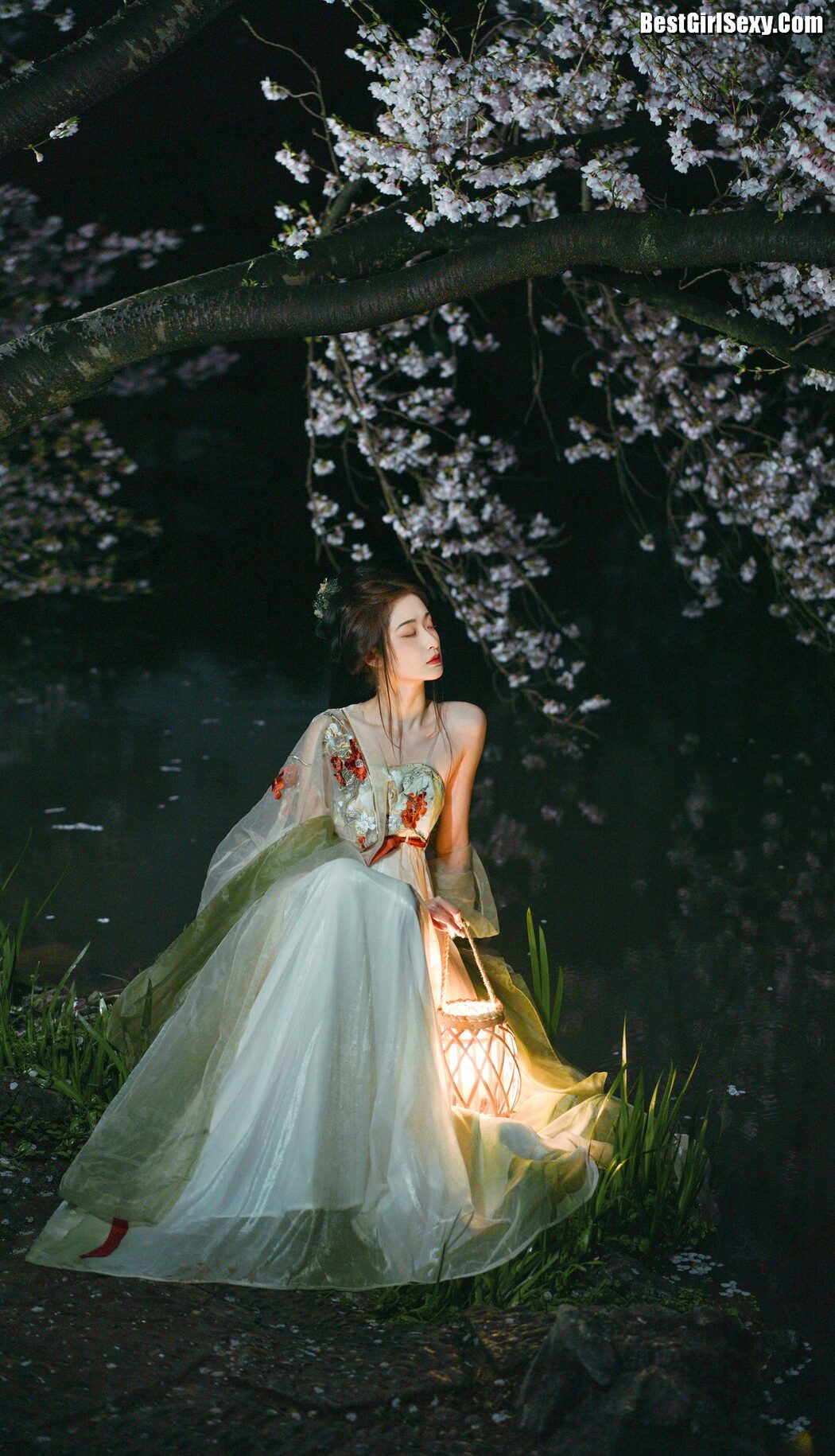 YiTuYu艺图语 Vol.4025 Shu Li