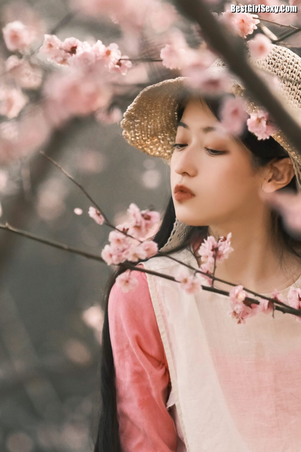 YiTuYu艺图语 Vol.4062 Li You