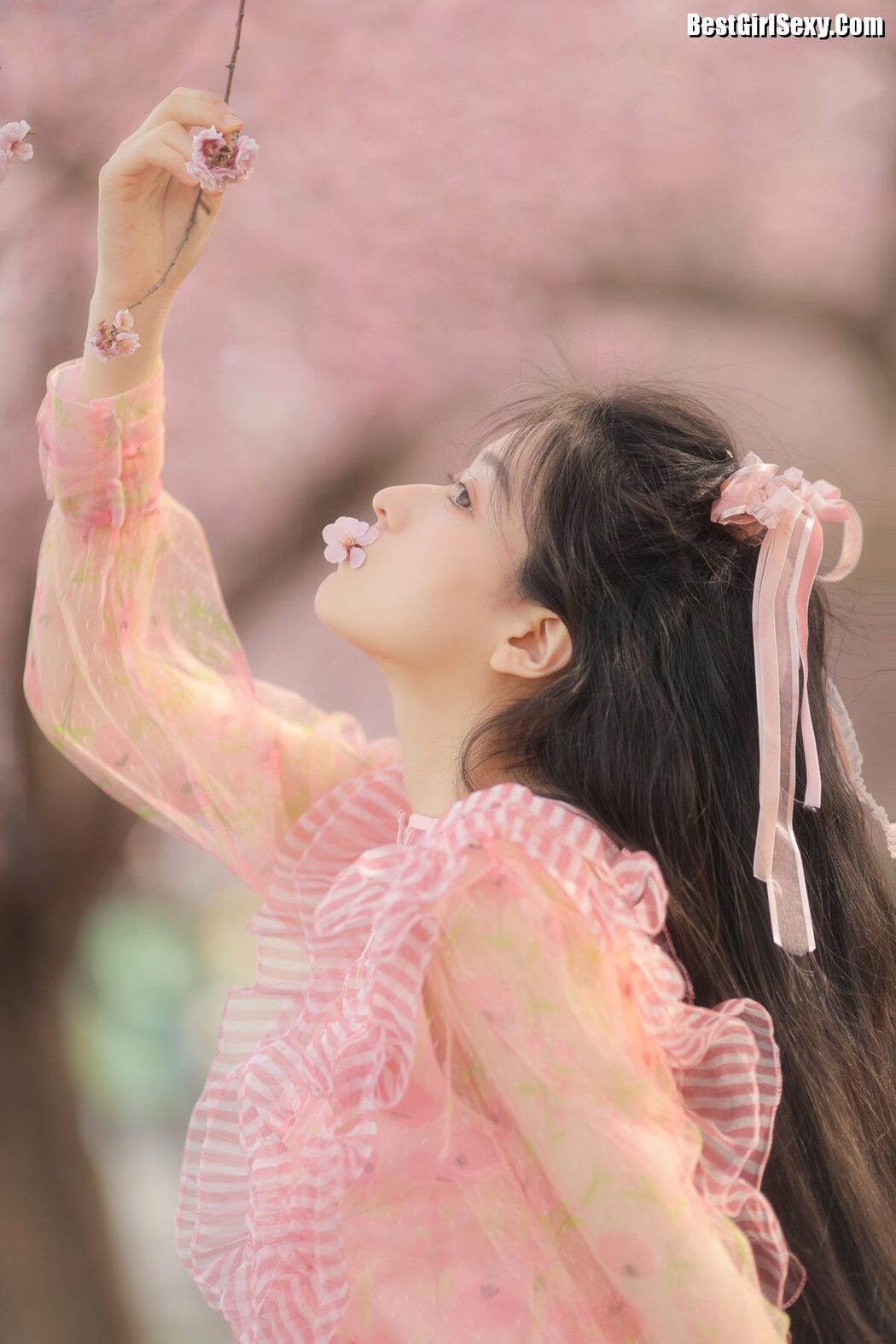 YiTuYu艺图语 Vol.4074 Li You