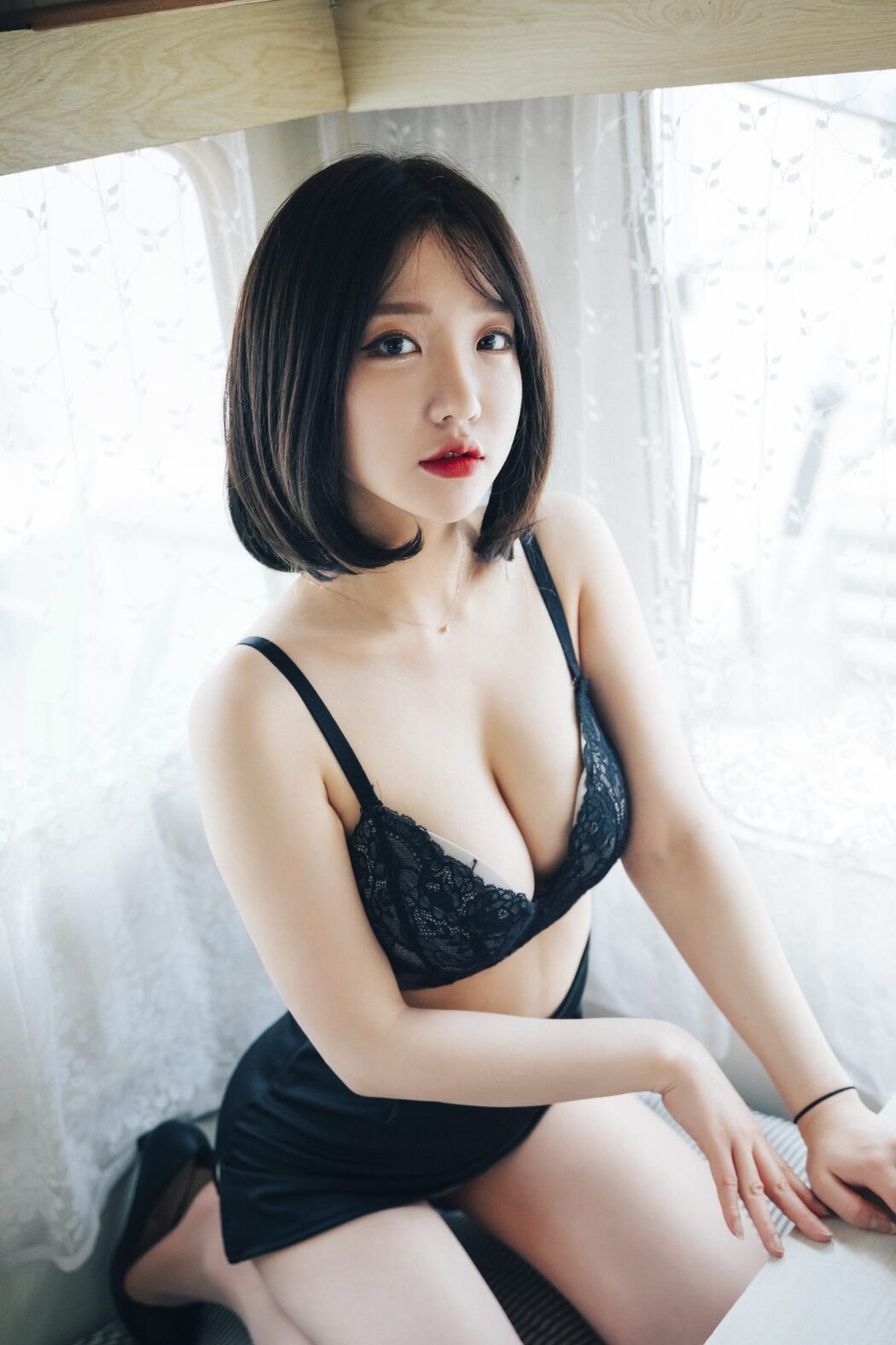Loozy Officegirls Vacation Vol.2 Son Ye-Eun 손예은