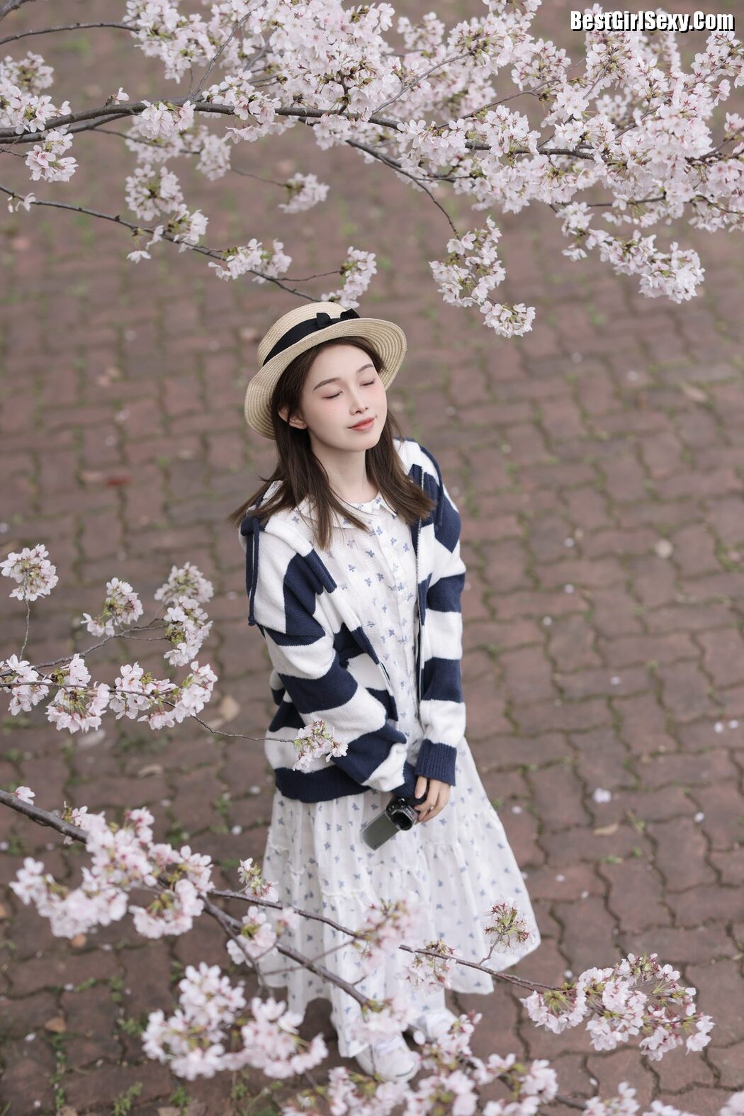 YiTuYu艺图语 Vol.4097 Suan Nai Jia Xin Hao hao Ci