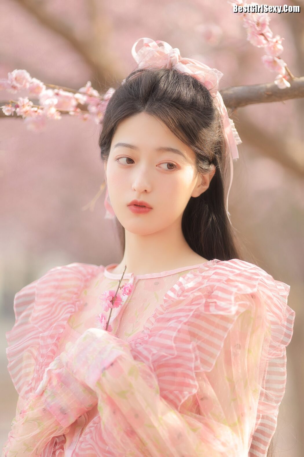 YiTuYu艺图语 Vol.4074 Li You