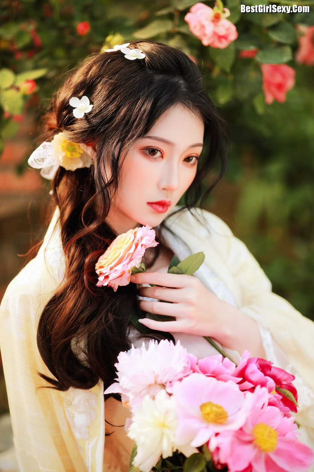 YiTuYu艺图语 Vol.4063 Liu Liu Yang Liu Liu