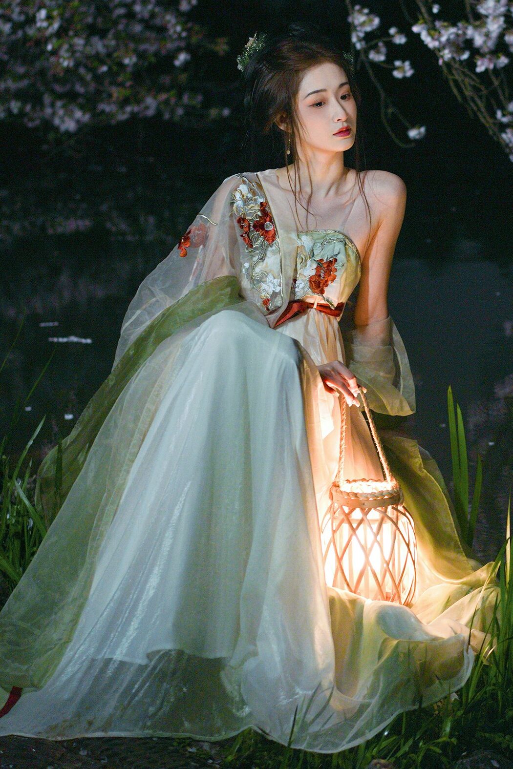 YiTuYu艺图语 Vol.4025 Shu Li Cover Photo