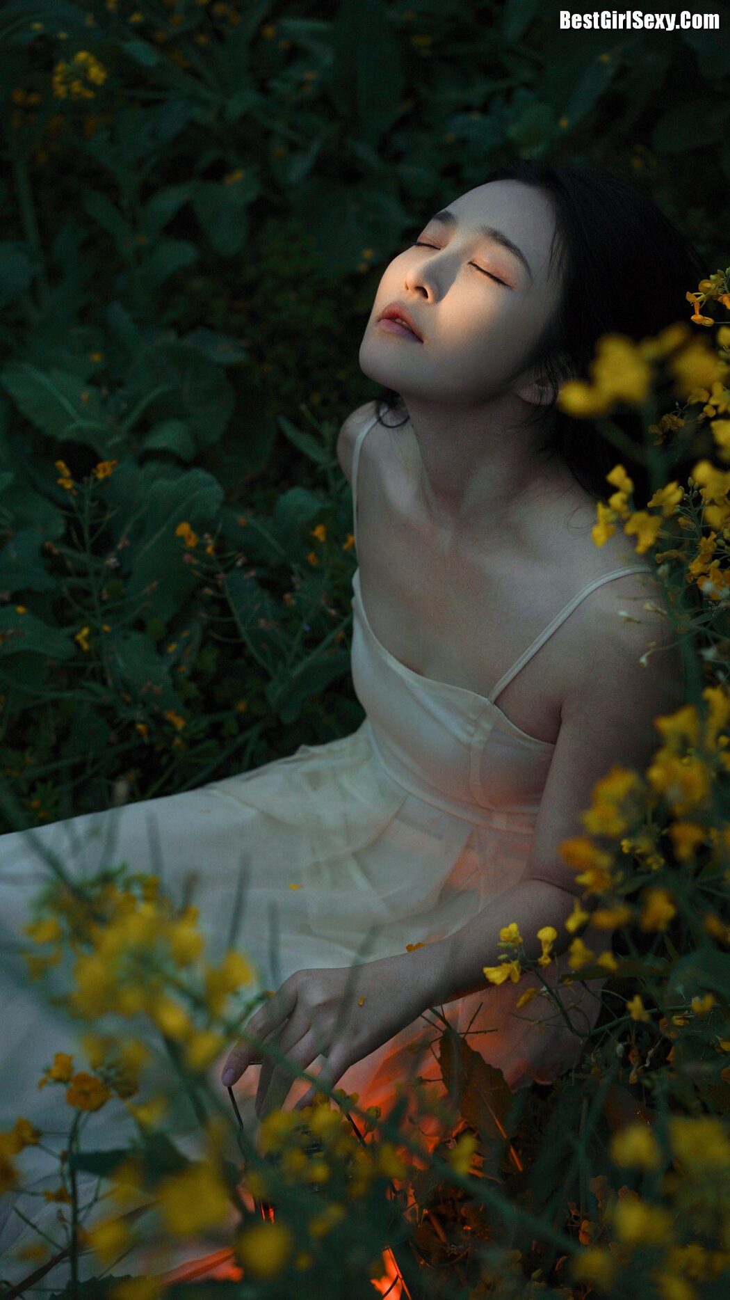YiTuYu艺图语 Vol.4033 Ai Tan Xian De Xia Shang Zhou