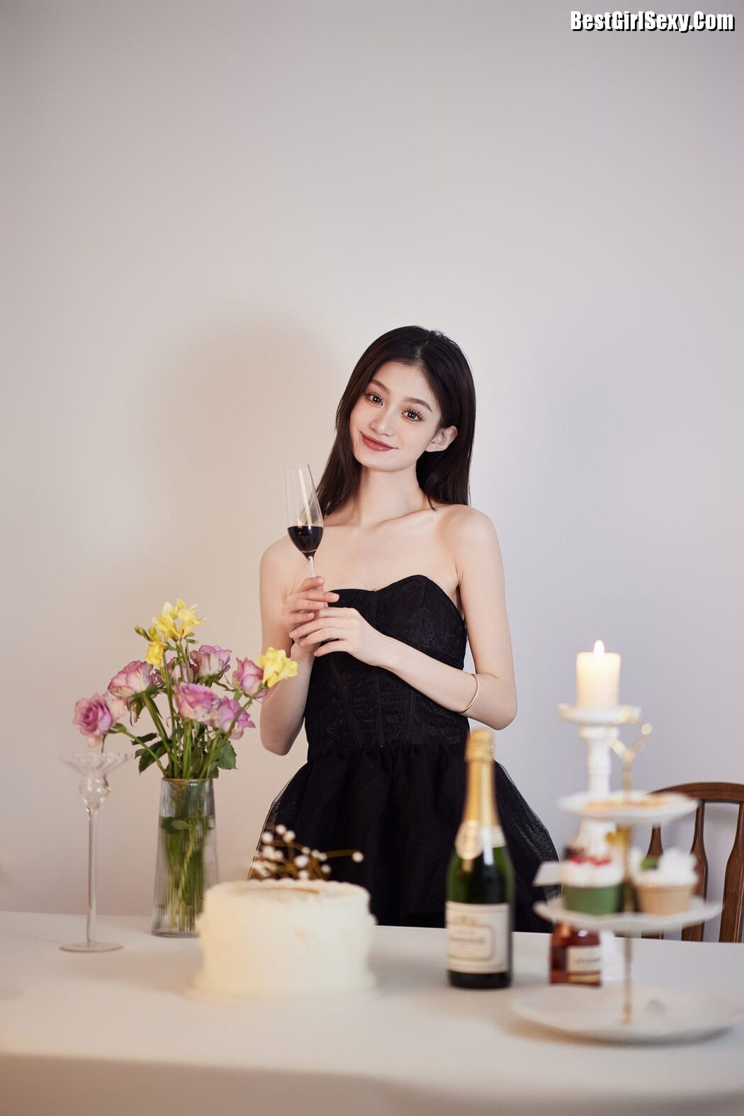YiTuYu艺图语 Vol.4022 Xiao Duo Duo Yao Bao Fu