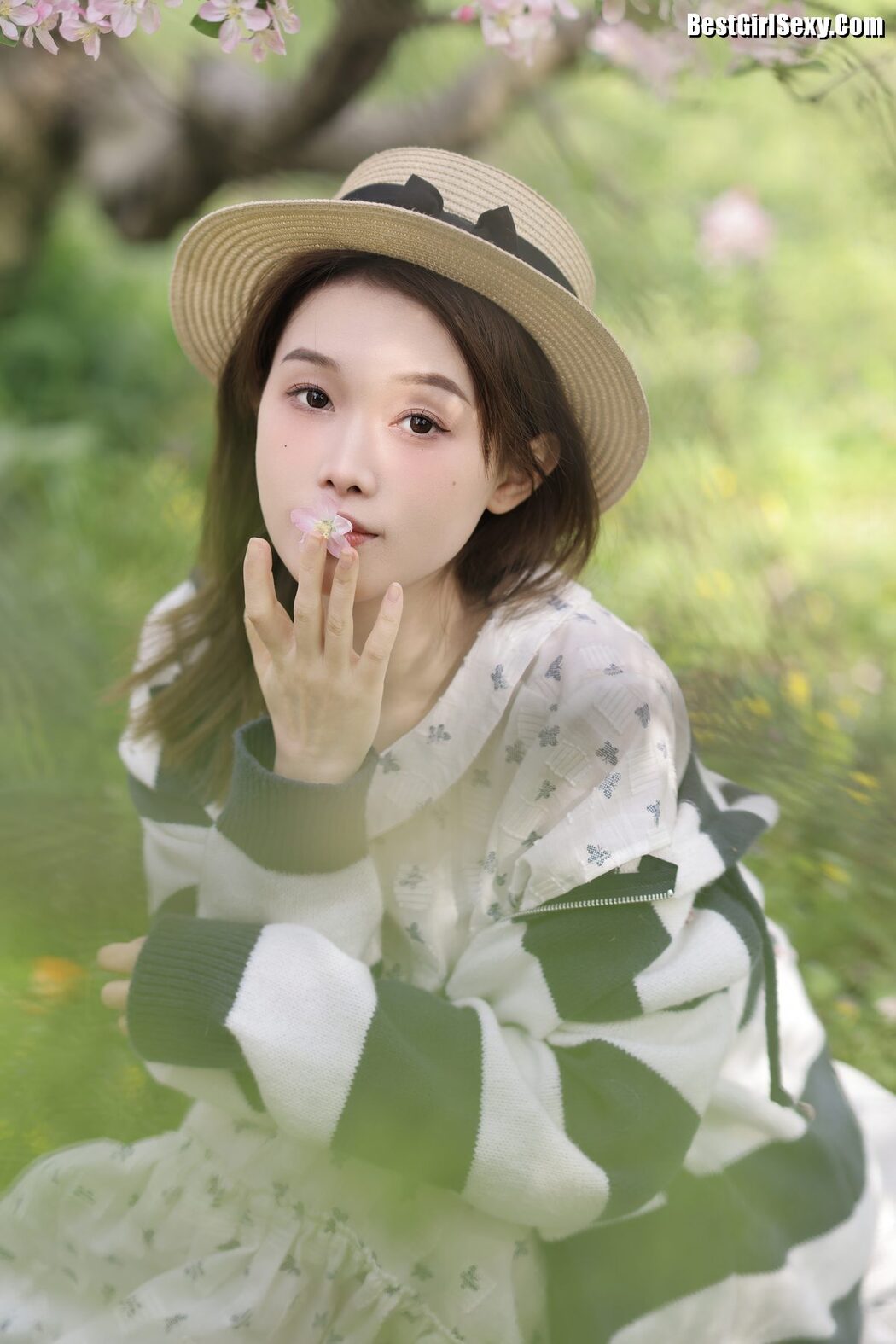 YiTuYu艺图语 Vol.4097 Suan Nai Jia Xin Hao hao Ci