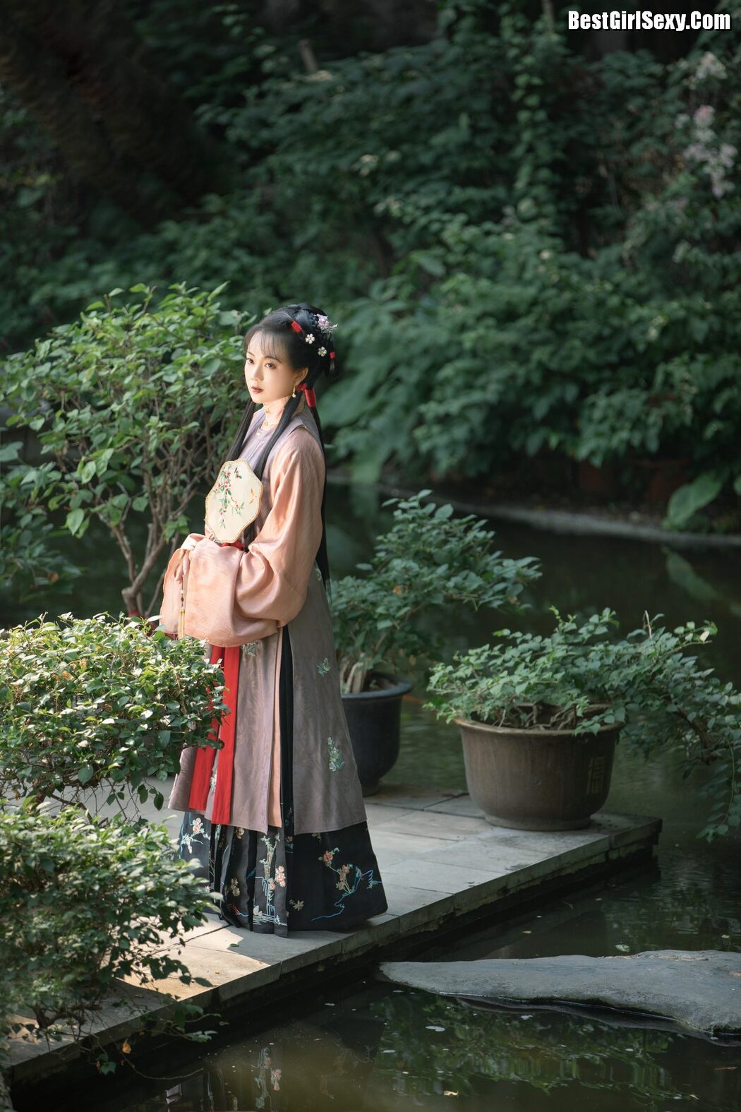 YiTuYu艺图语 Vol.4072 Qiu Da Da