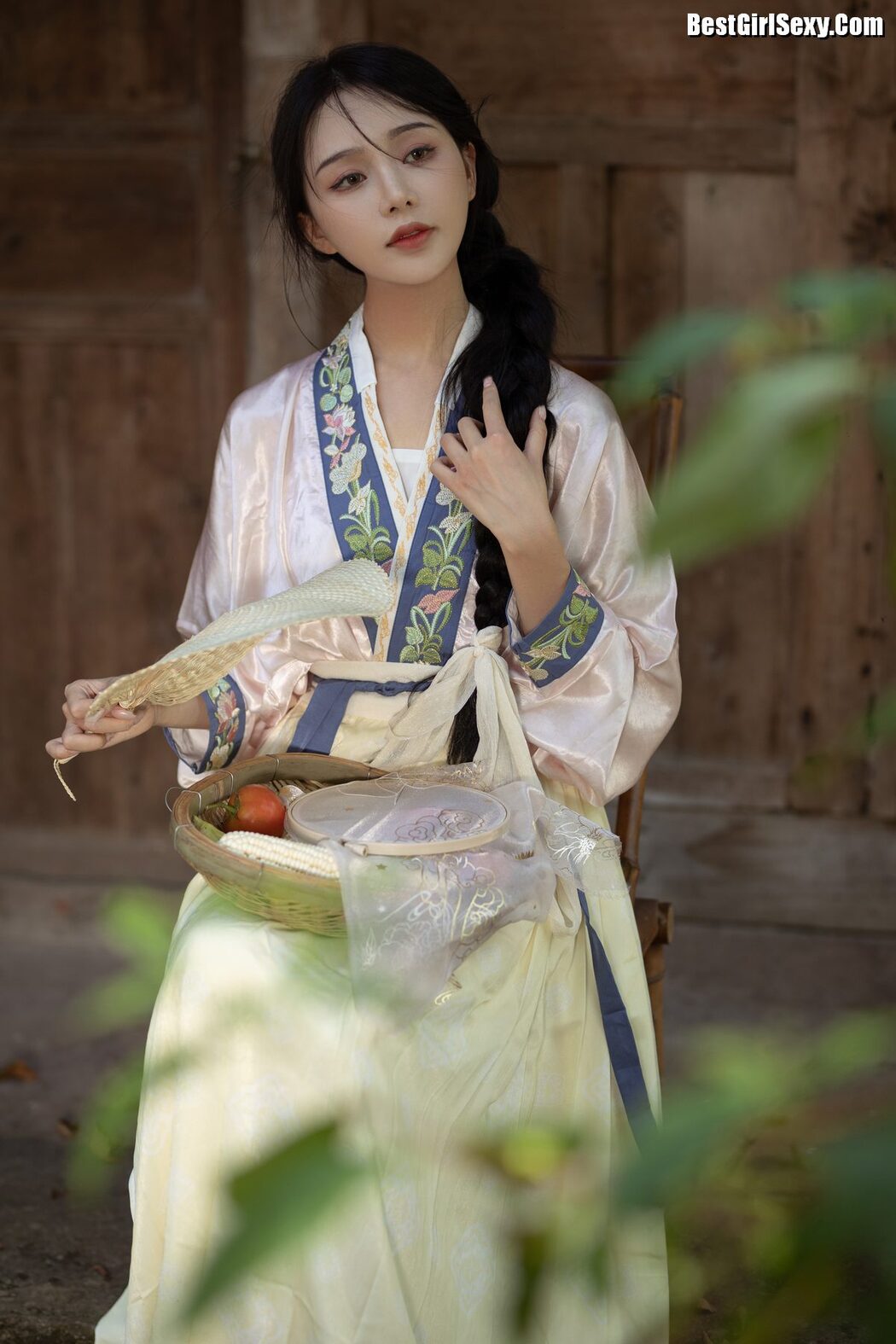 YiTuYu艺图语 Vol.4050 Su Mei Zai Lu Shang
