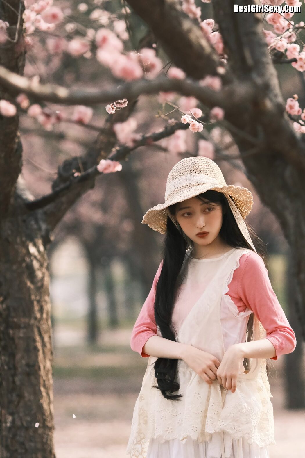 YiTuYu艺图语 Vol.4062 Li You
