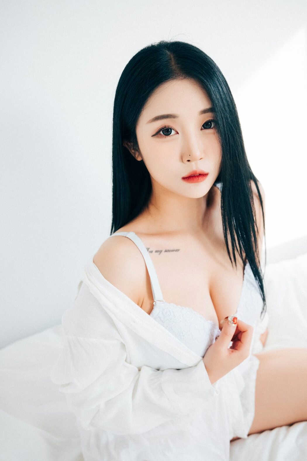 Loozy Bomi 보미 – The Undress