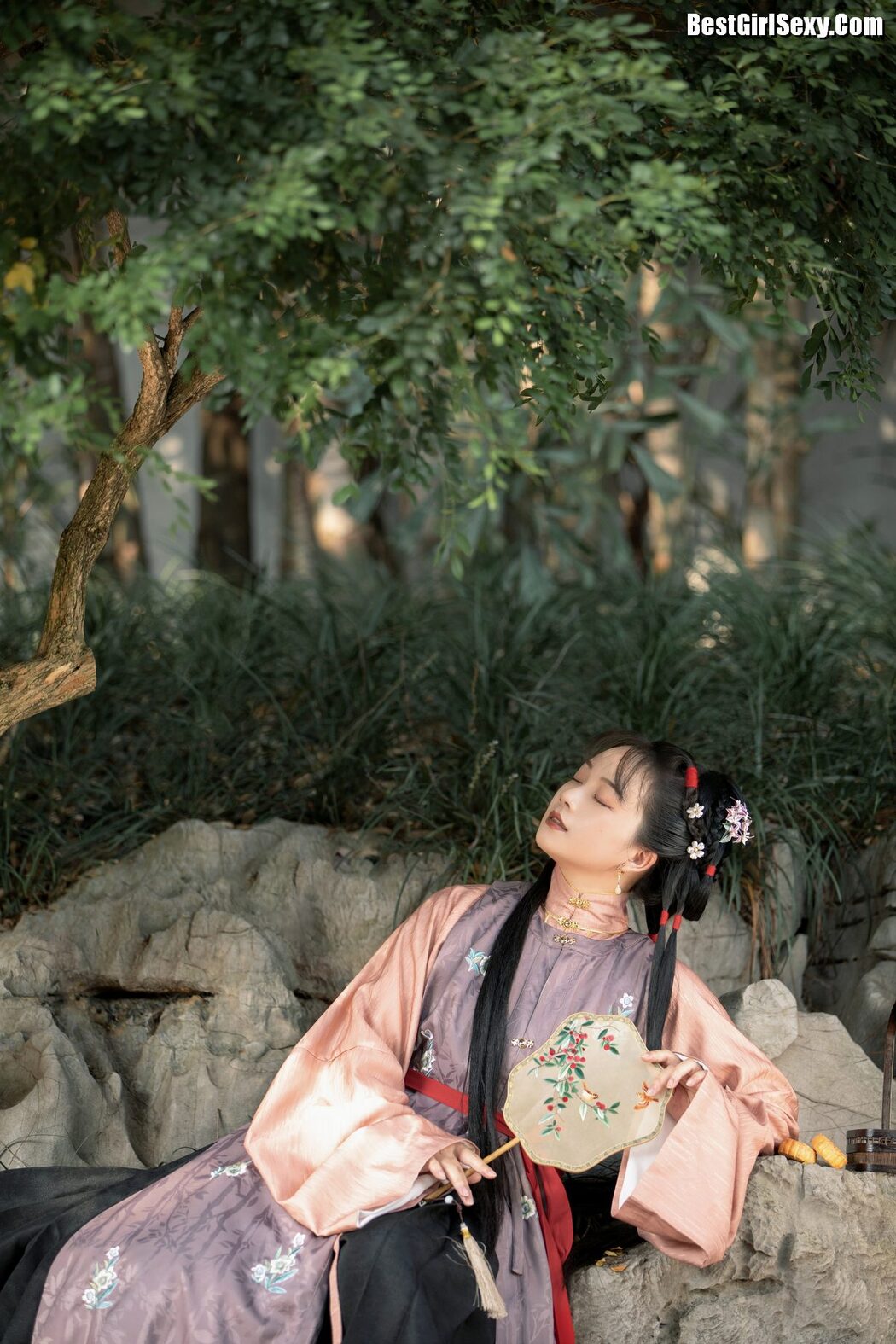 YiTuYu艺图语 Vol.4072 Qiu Da Da