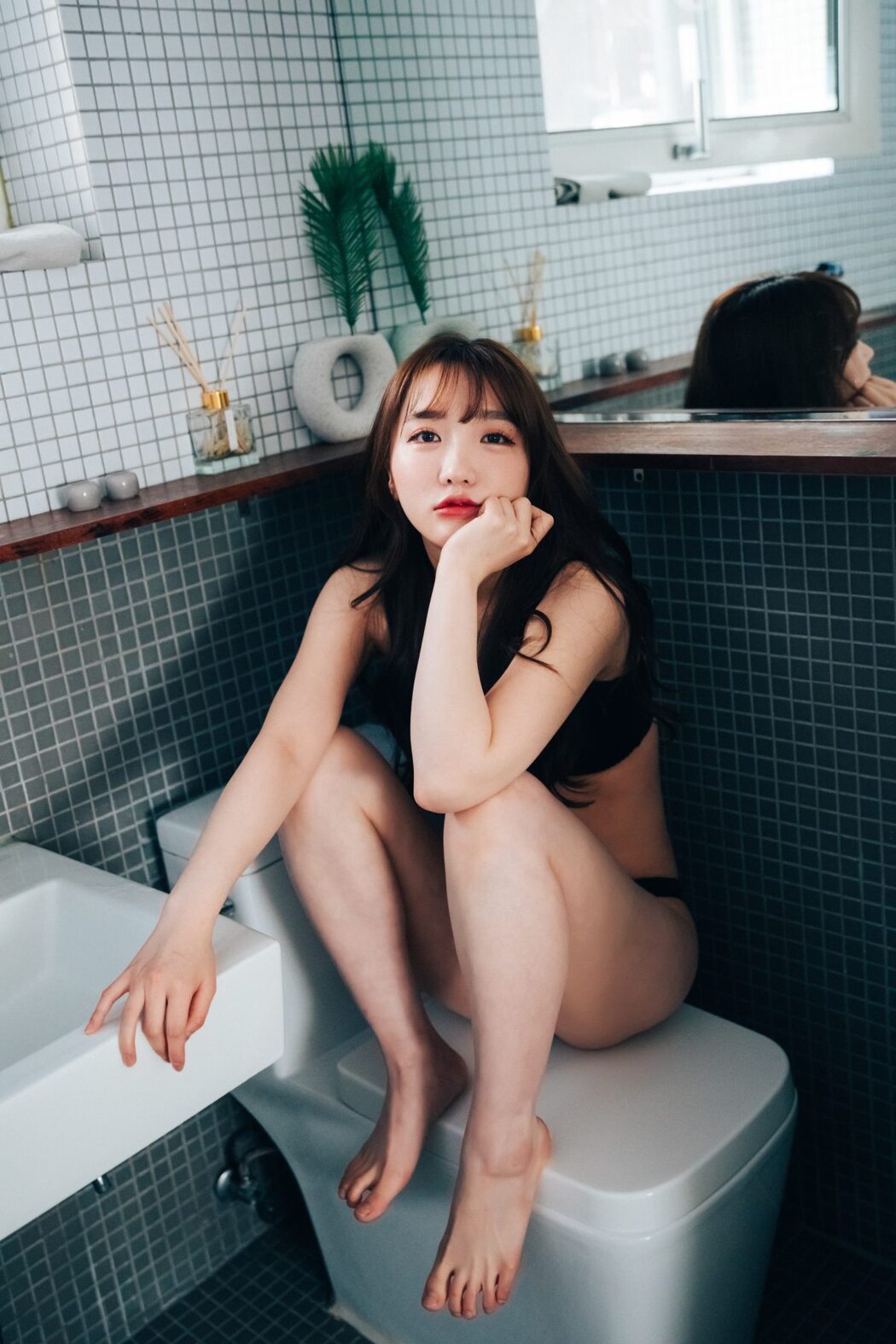 Loozy Maximum Vol.1 – Son Ye-Eun 손예은