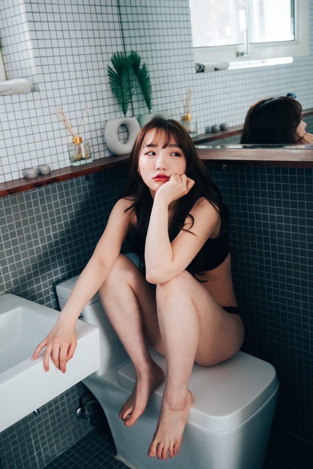 Loozy Maximum Vol.1 – Son Ye-Eun 손예은