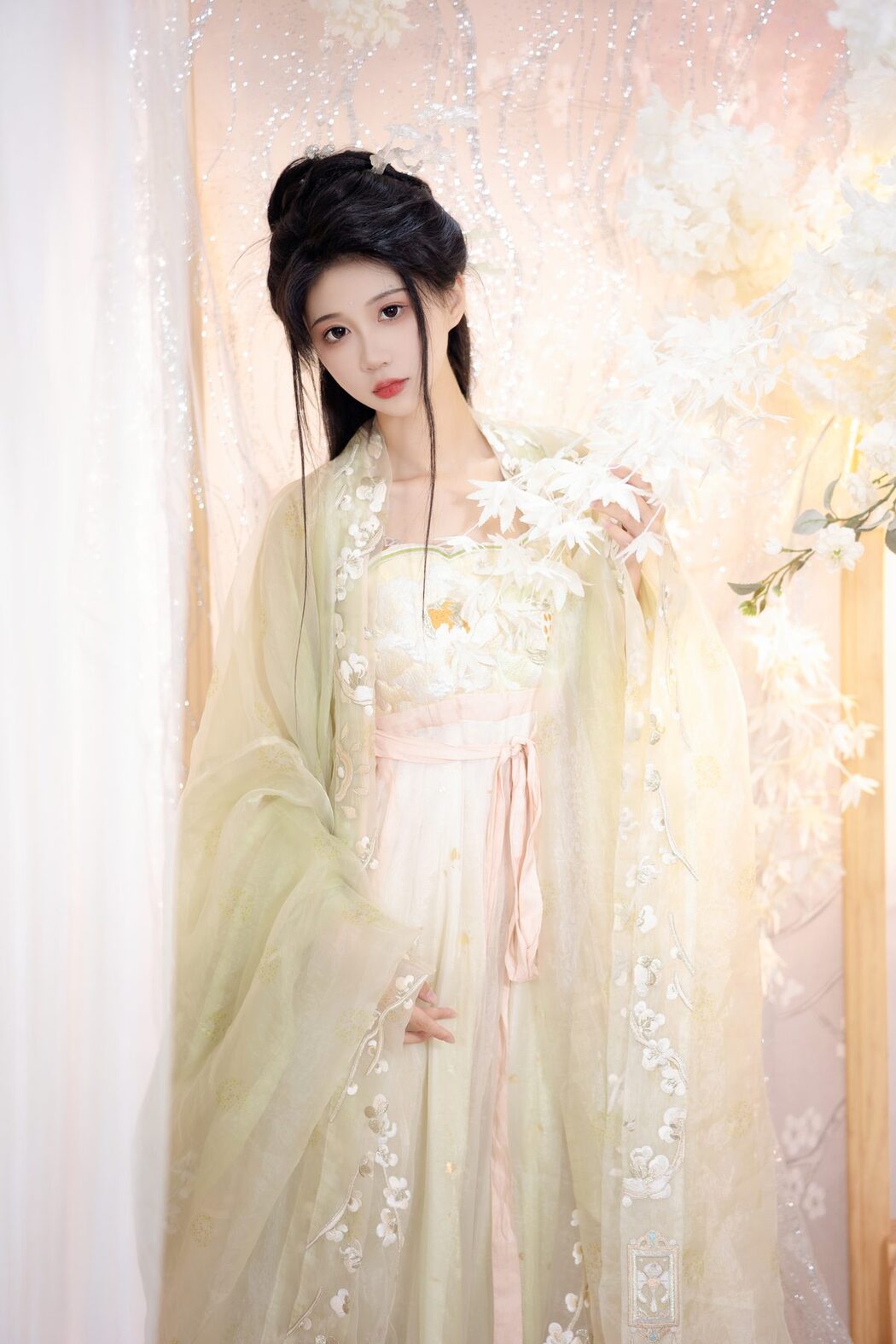 YiTuYu艺图语 Vol.4143 Qi Luo Sheng De Xiao Su Su