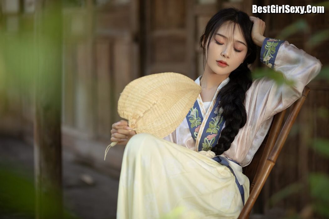 YiTuYu艺图语 Vol.4050 Su Mei Zai Lu Shang