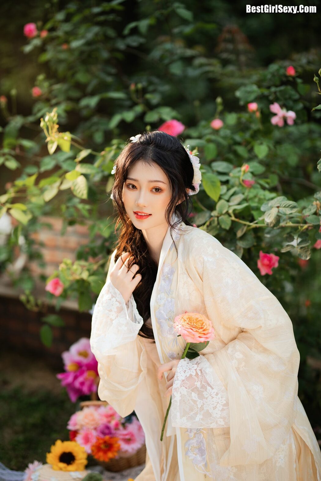 YiTuYu艺图语 Vol.4063 Liu Liu Yang Liu Liu