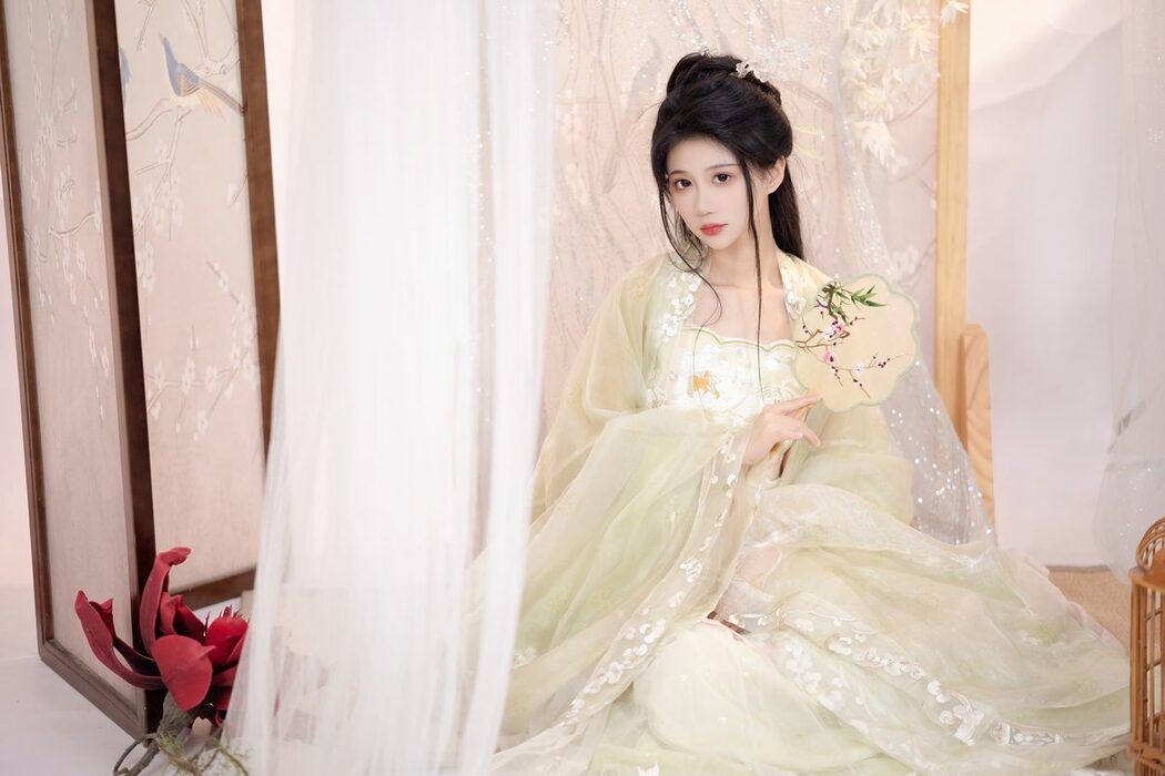 YiTuYu艺图语 Vol.4143 Qi Luo Sheng De Xiao Su Su