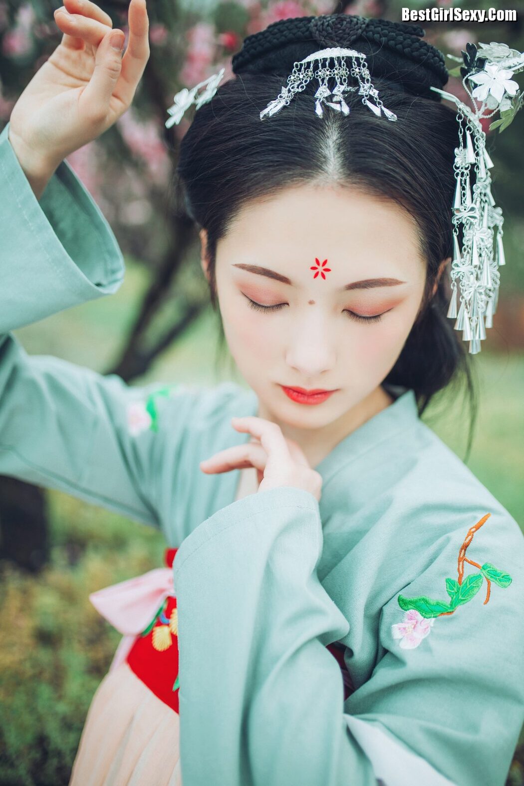 YiTuYu艺图语 Vol.4056 Fan Fan