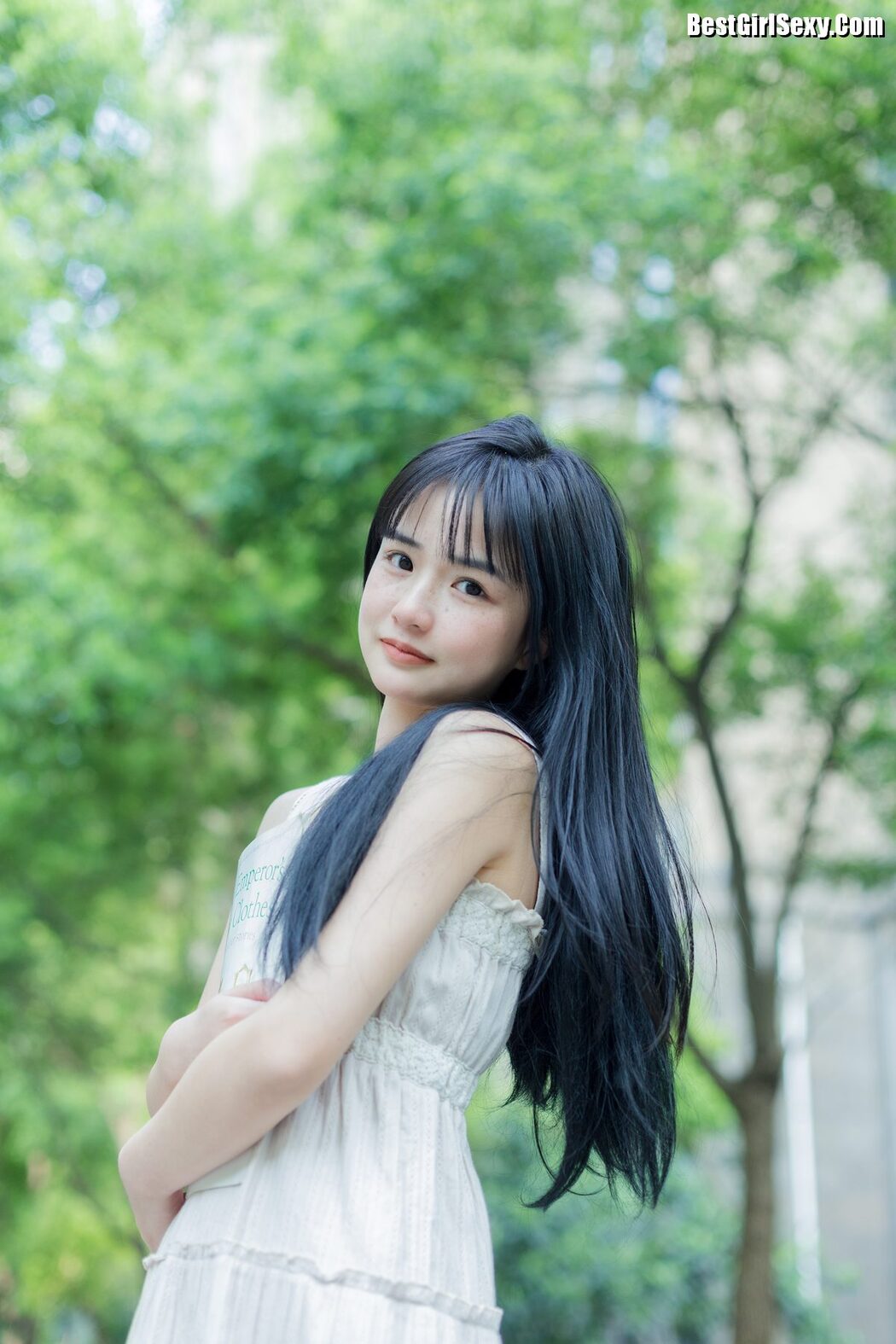 YiTuYu艺图语 Vol.4045 Xiao Yi Mei Mei Cute