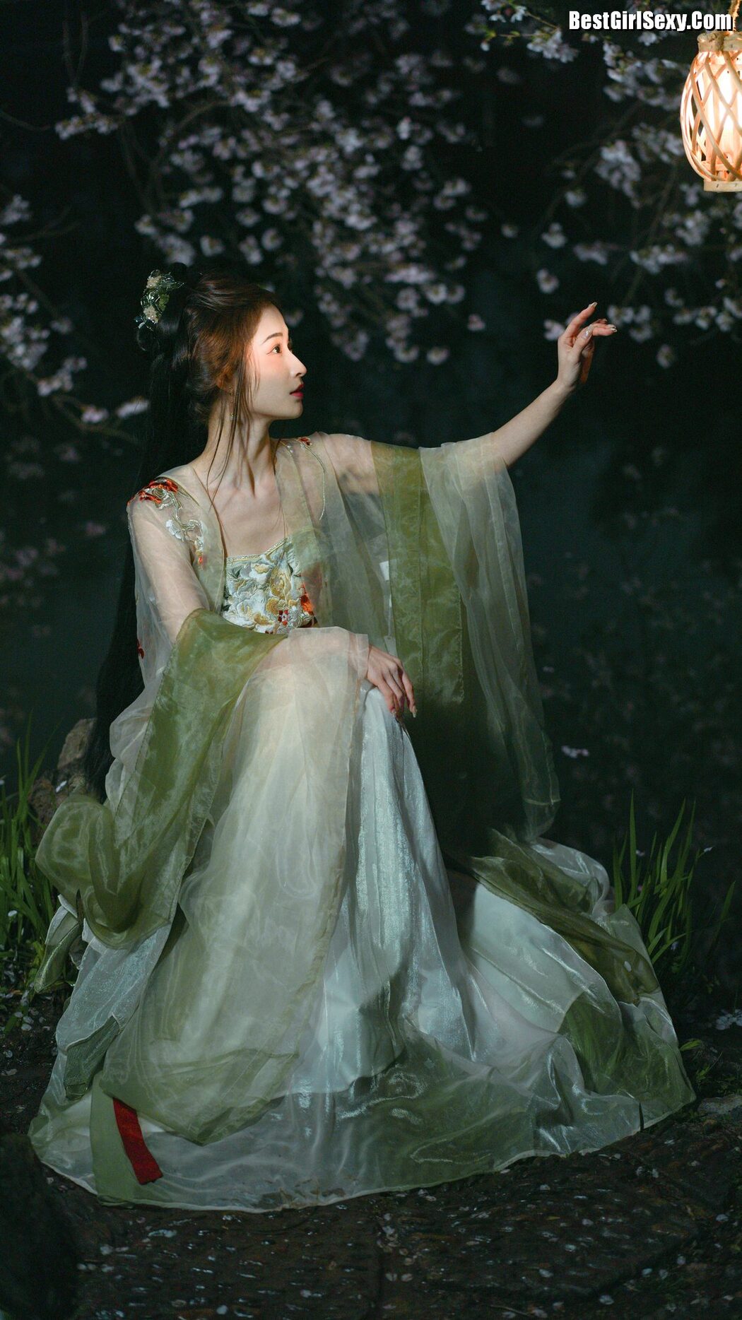 YiTuYu艺图语 Vol.4025 Shu Li