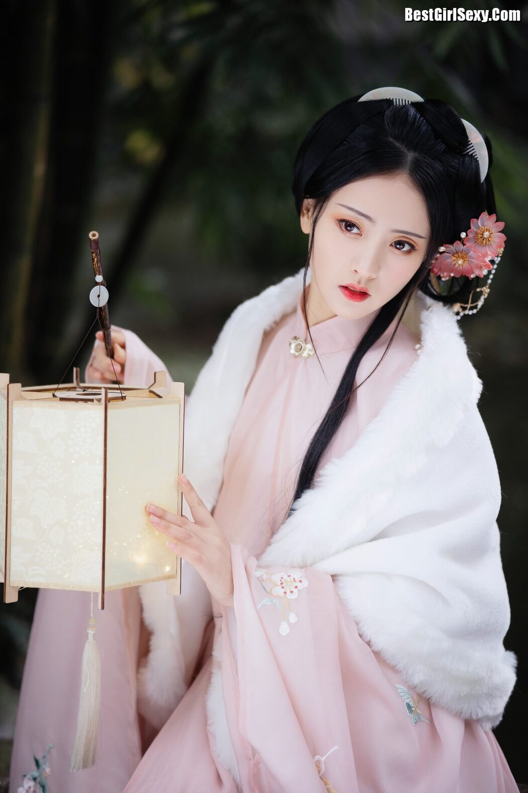 YiTuYu艺图语 Vol.4107 Lin Aki Nai