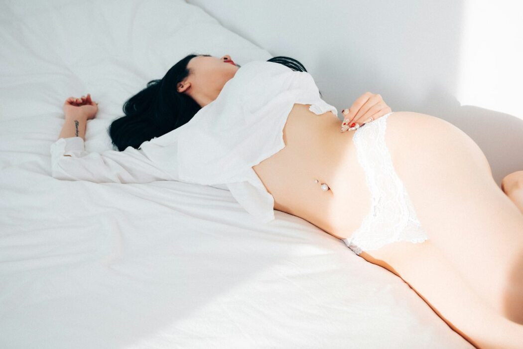Loozy Bomi 보미 – The Undress
