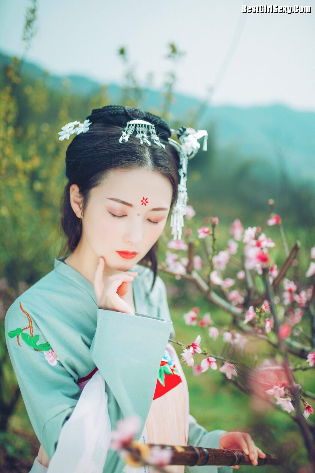 YiTuYu艺图语 Vol.4056 Fan Fan