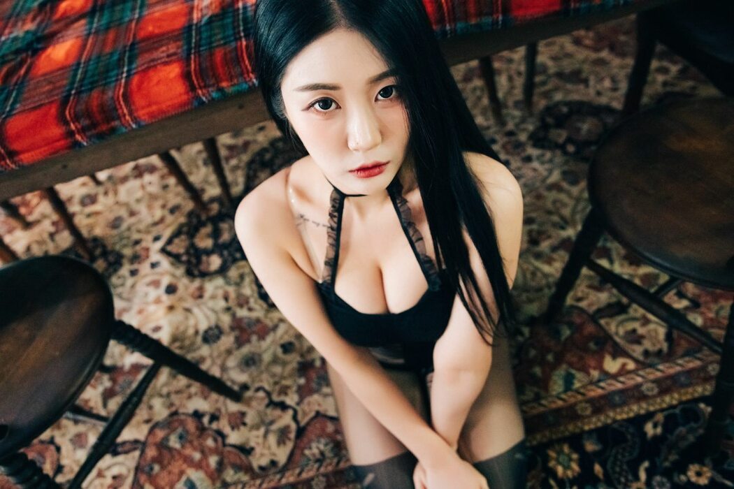 Loozy Bomi 보미 – Your own fantasy B
