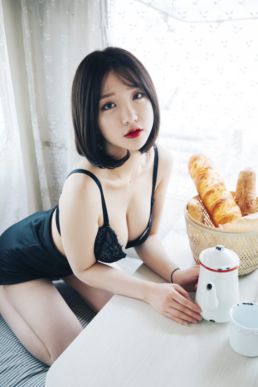 Loozy Officegirls Vacation Vol.2 Son Ye-Eun 손예은