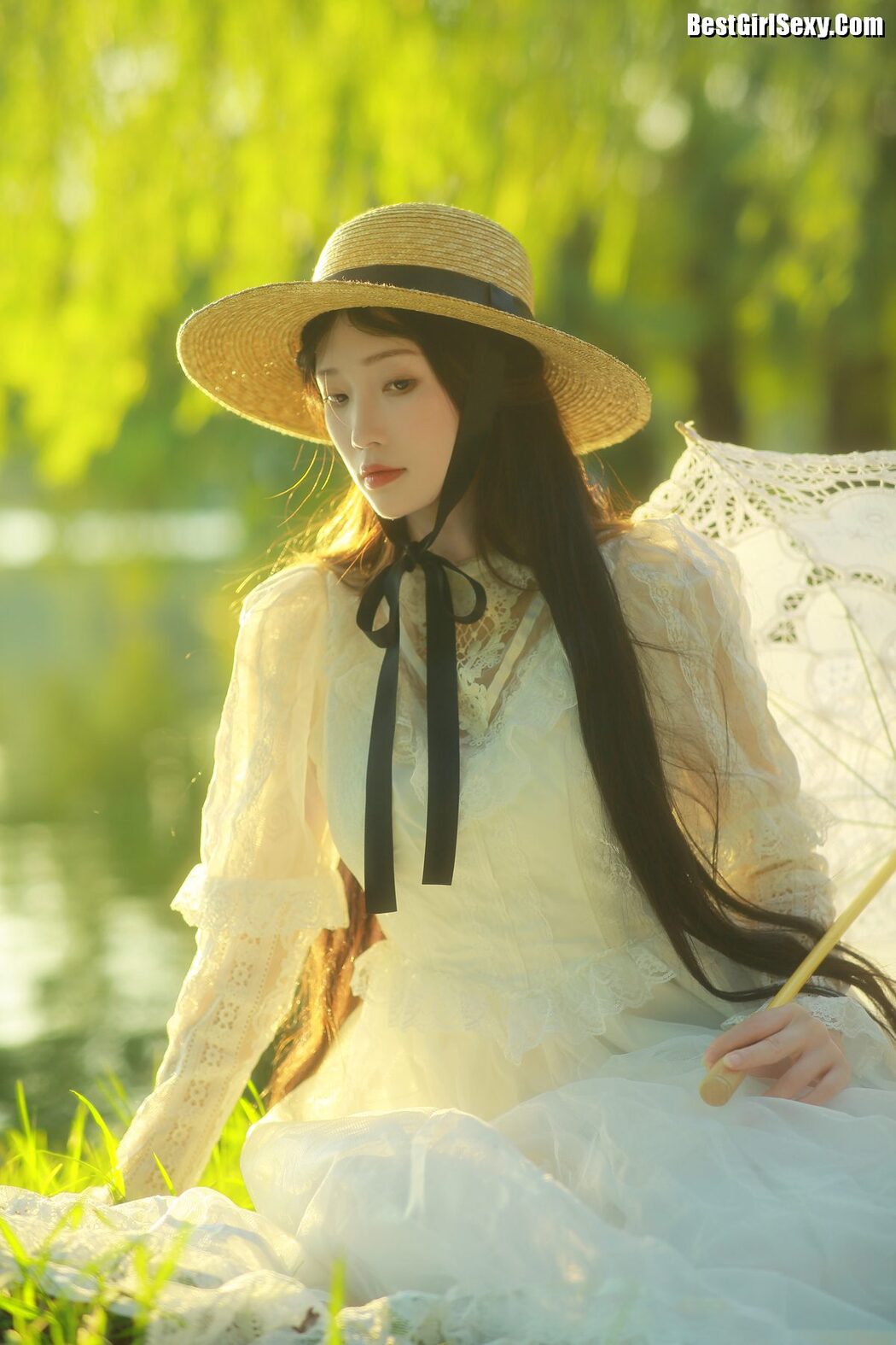 YiTuYu艺图语 Vol.4053 Liu Liu Yang Liu Liu