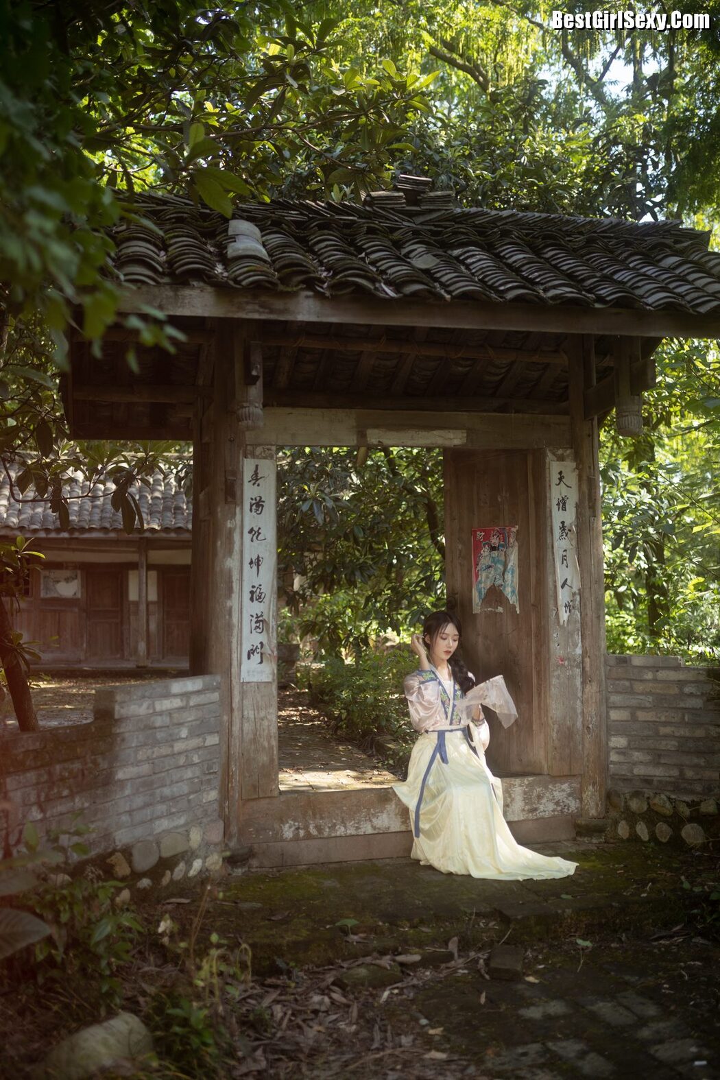 YiTuYu艺图语 Vol.4050 Su Mei Zai Lu Shang