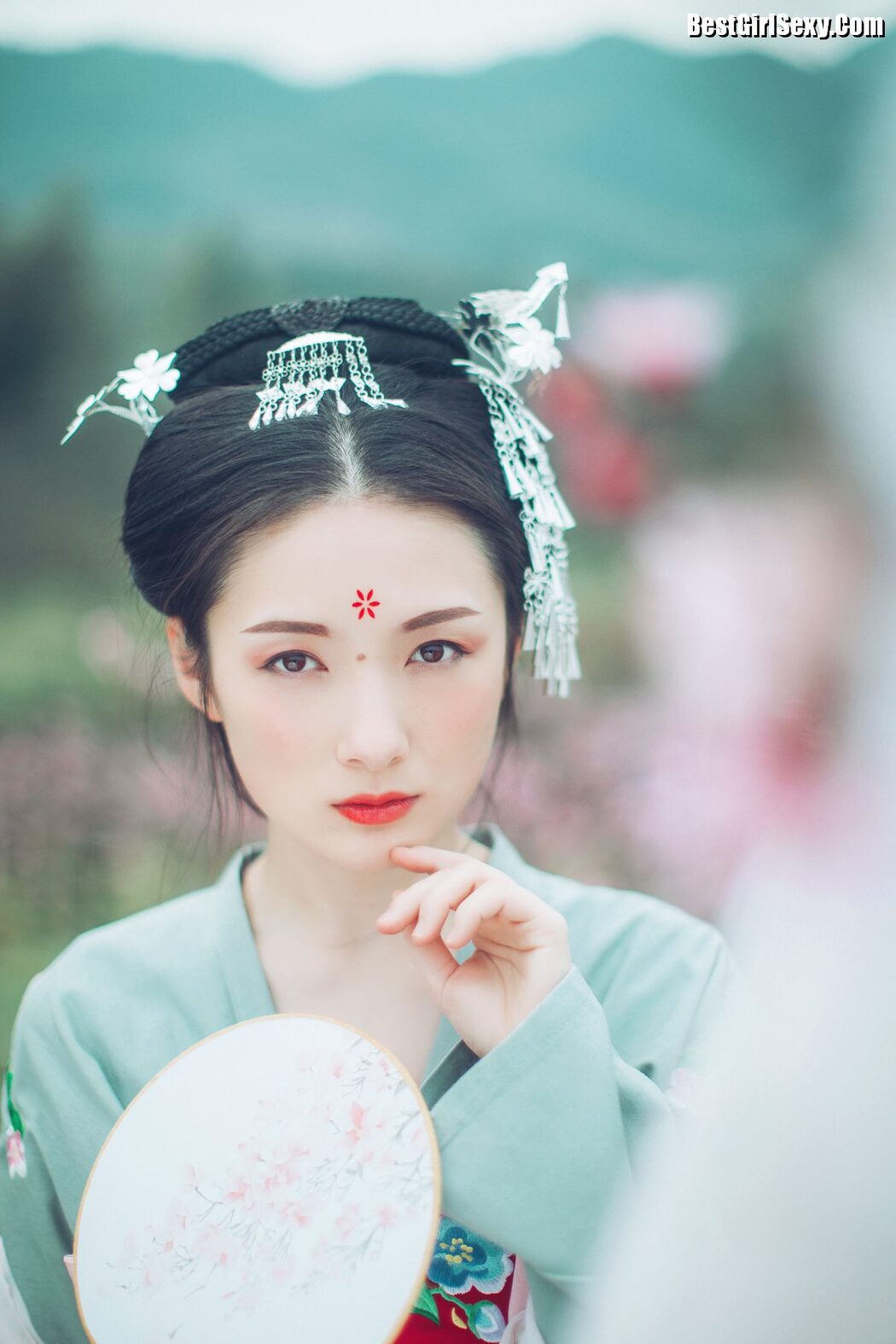 YiTuYu艺图语 Vol.4056 Fan Fan