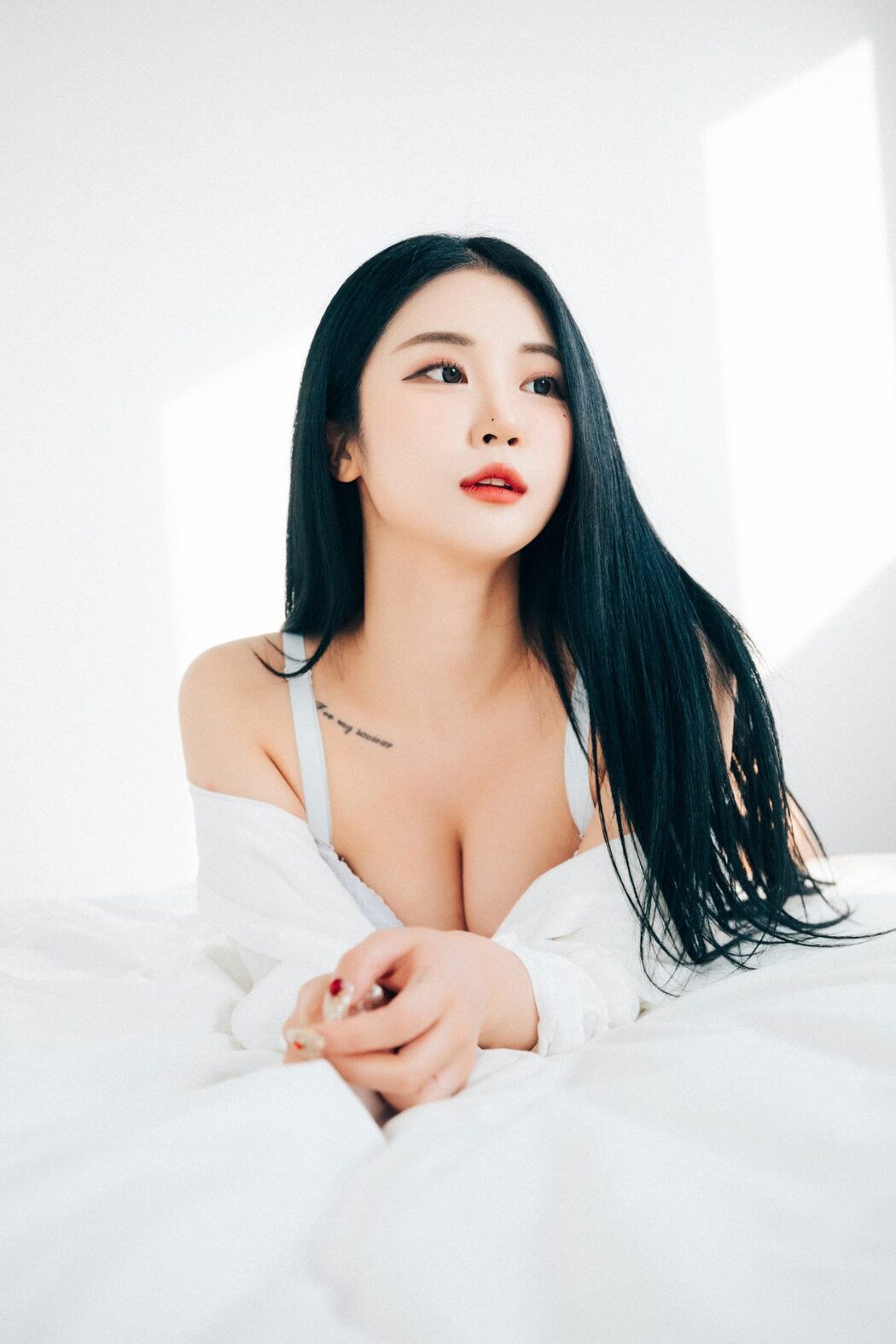 Loozy Bomi 보미 – The Undress
