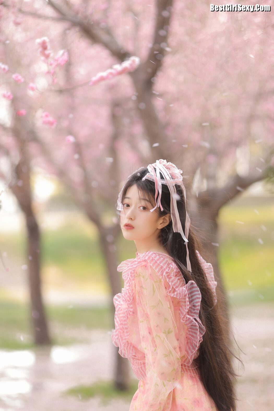 YiTuYu艺图语 Vol.4074 Li You