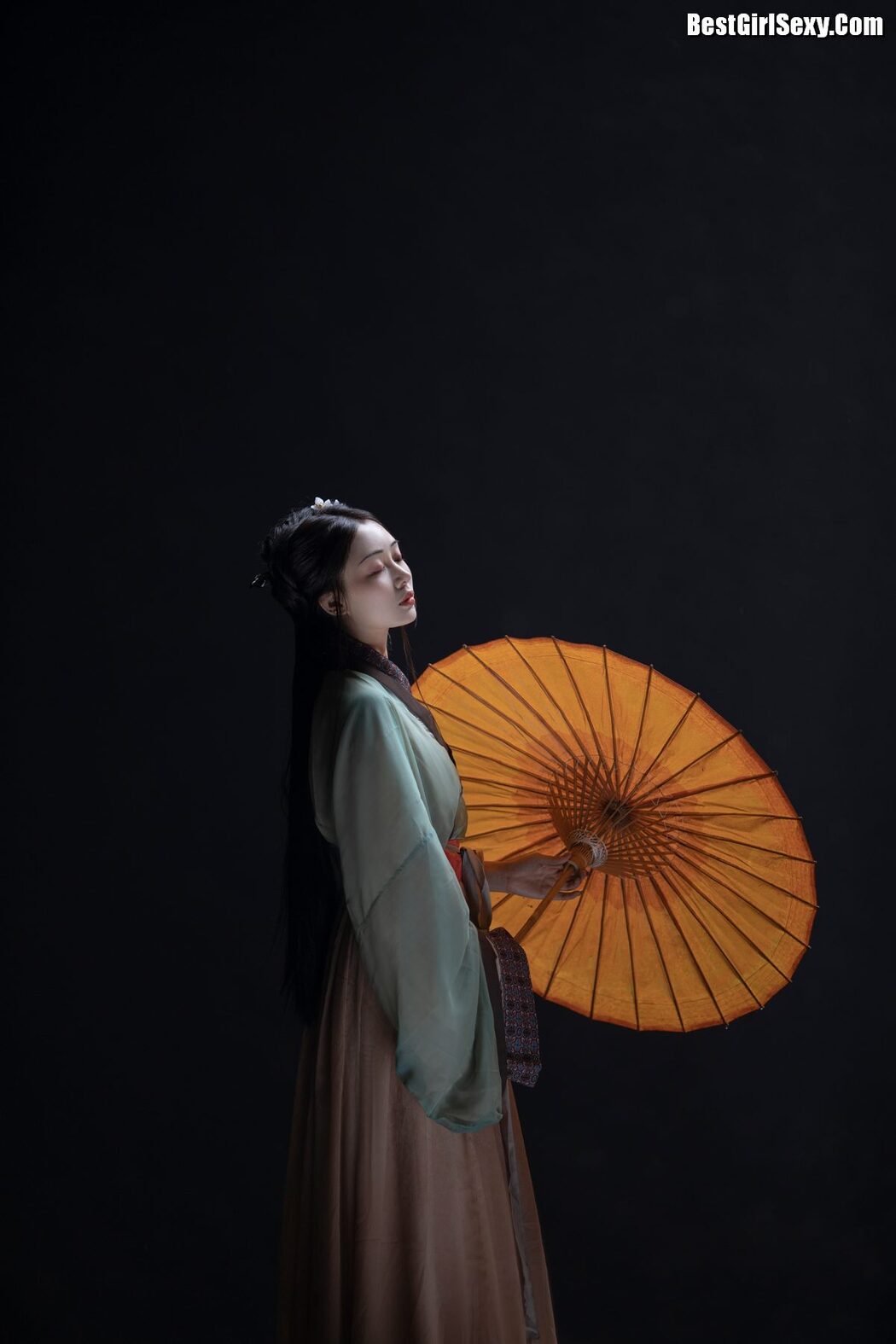 YiTuYu艺图语 Vol.4031 Su Mei Zai Lu Shang