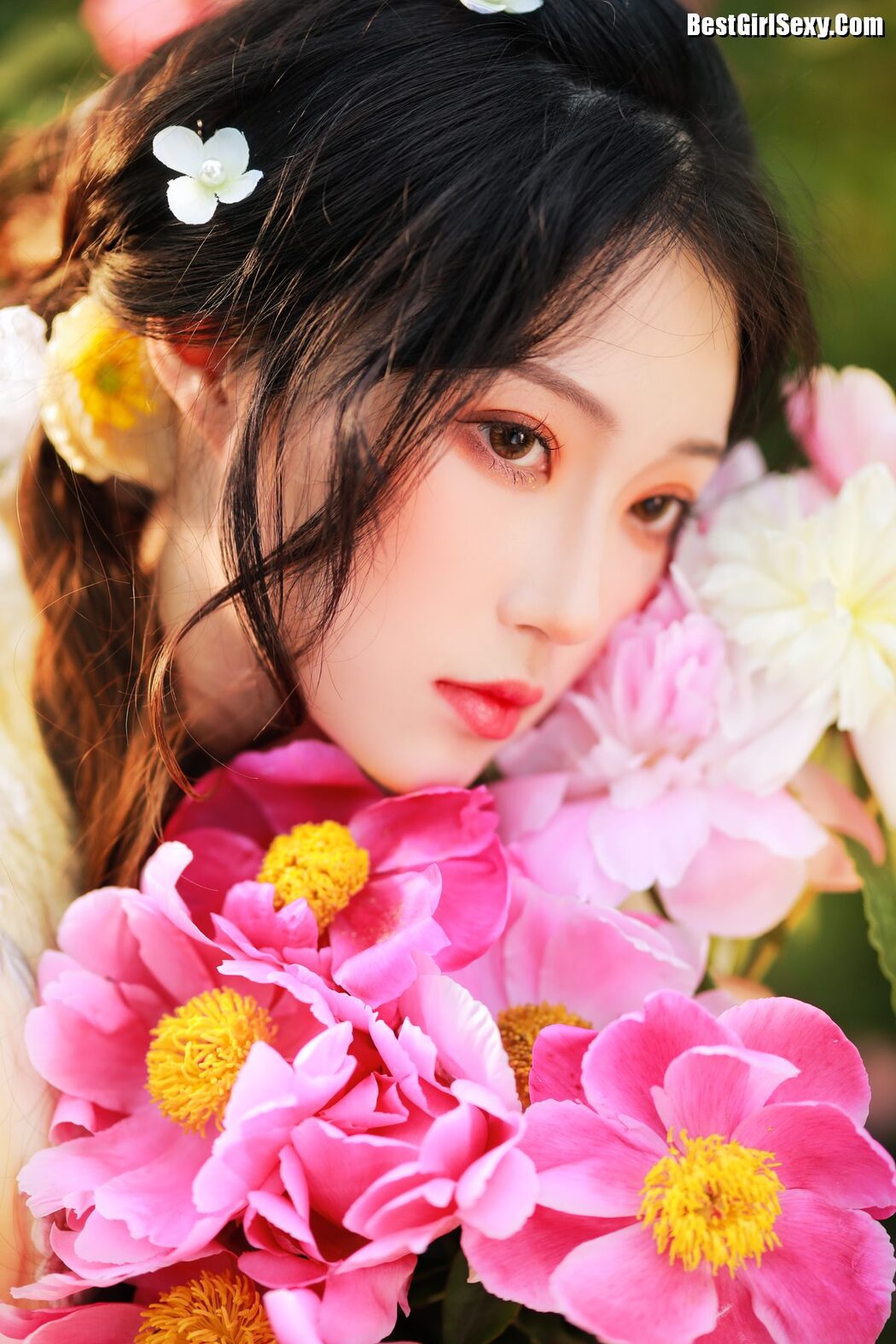YiTuYu艺图语 Vol.4063 Liu Liu Yang Liu Liu