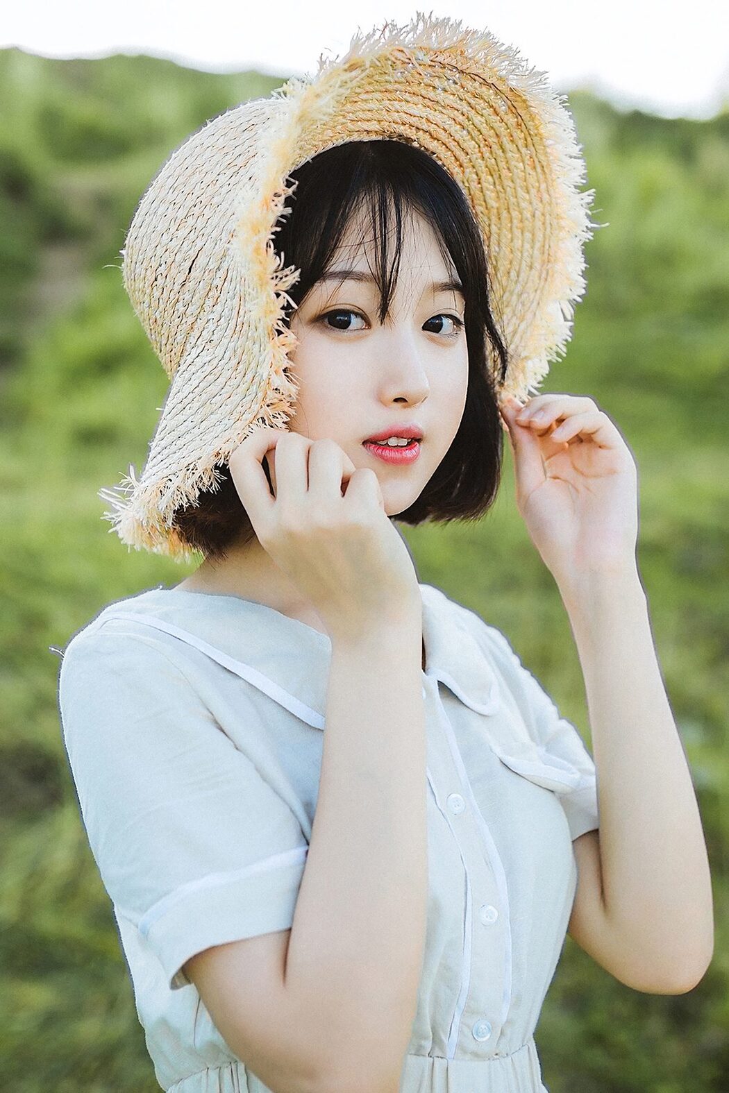 YiTuYu艺图语 Vol.4076 Si Yue Qing Xia Cover Photo