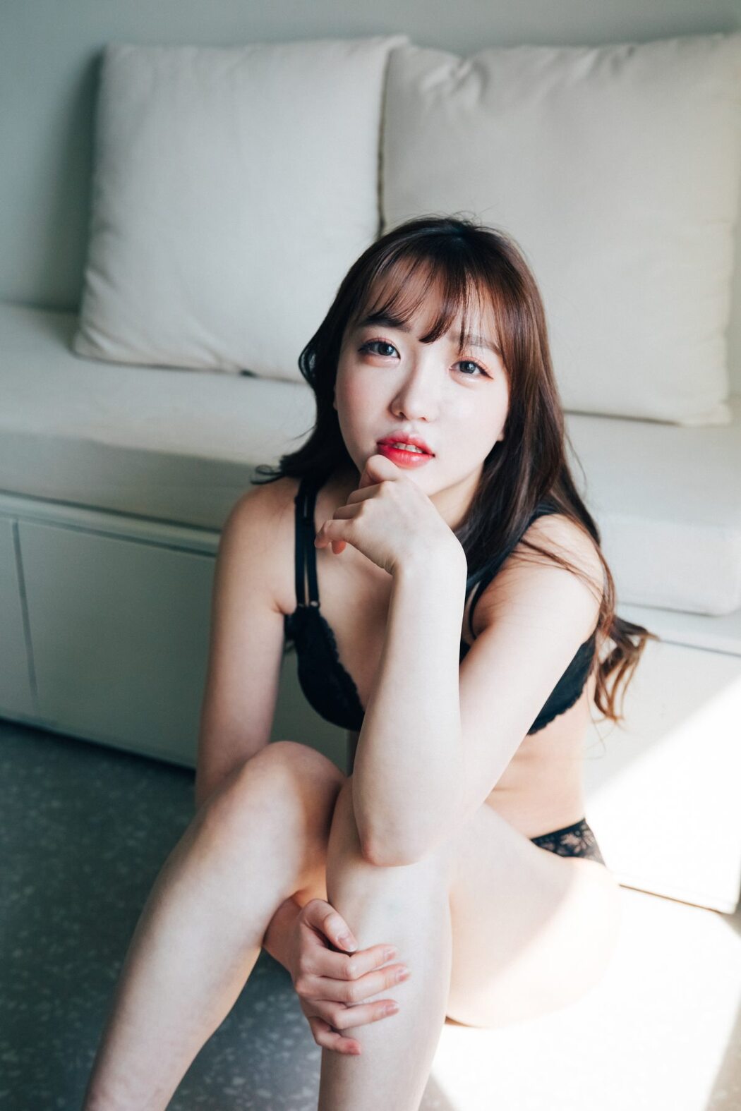 Loozy Maximum Vol.1 – Son Ye-Eun 손예은