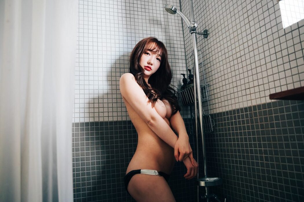 Loozy Maximum Vol.1 – Son Ye-Eun 손예은