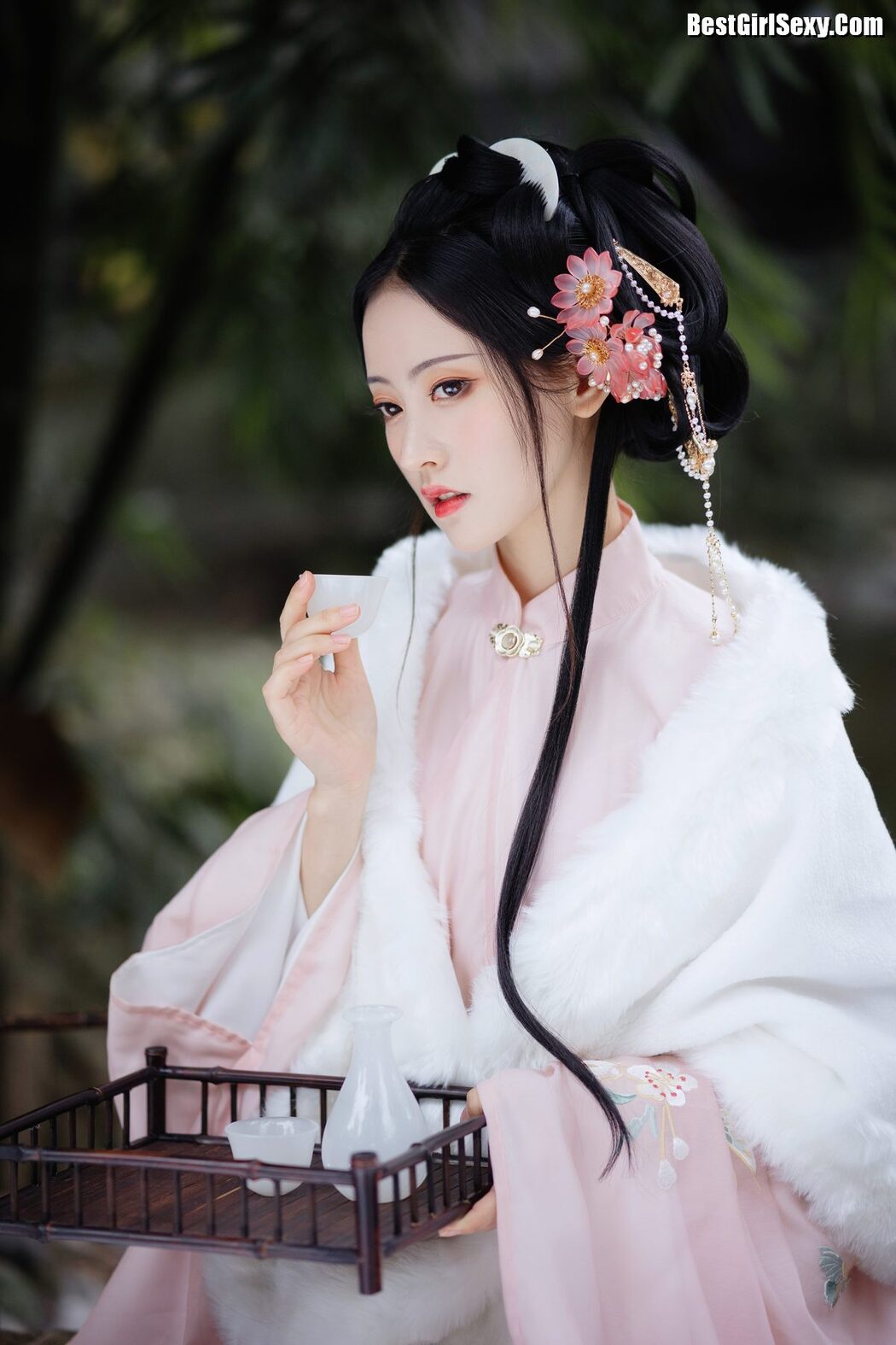 YiTuYu艺图语 Vol.4107 Lin Aki Nai