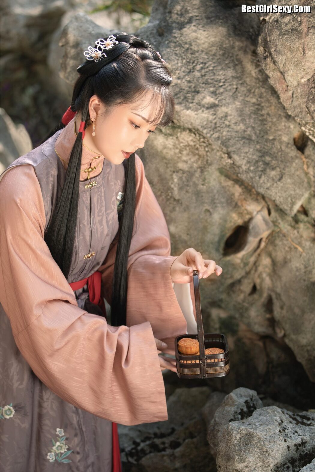 YiTuYu艺图语 Vol.4072 Qiu Da Da