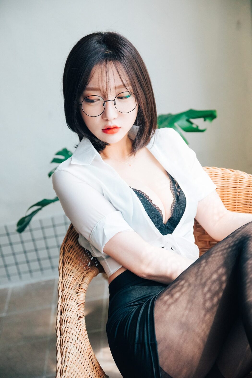 Loozy Officegirls Vacation Vol.1 Son Ye-Eun 손예은