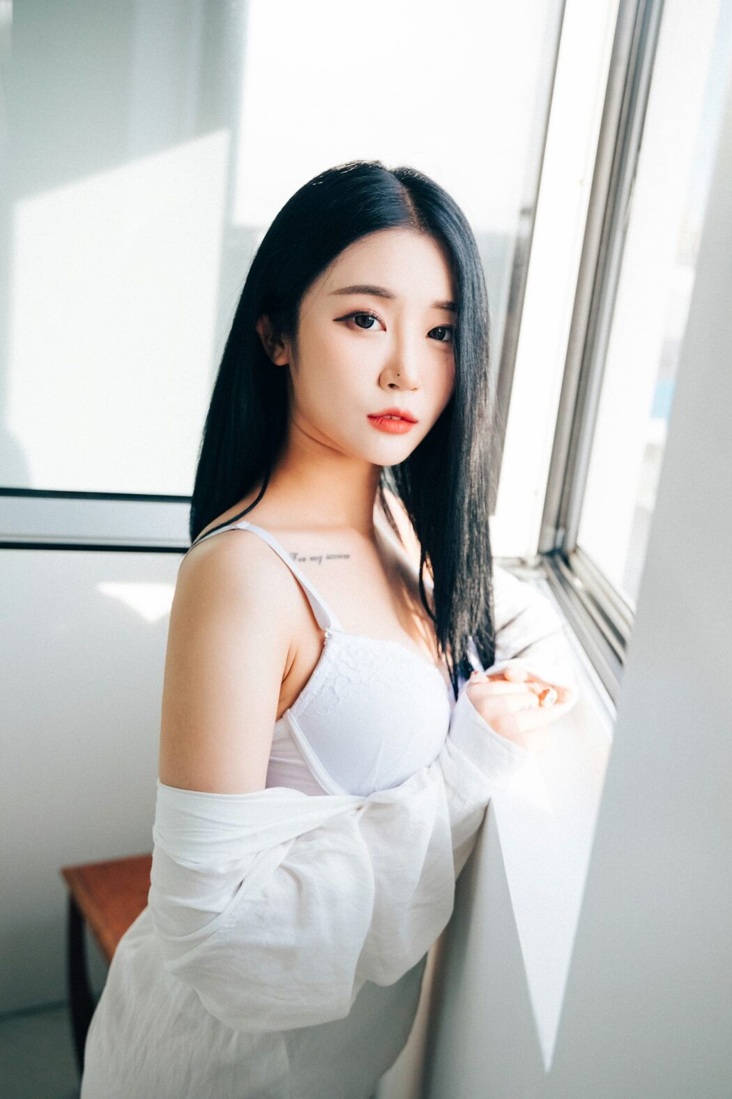 Loozy Bomi 보미 – The Undress