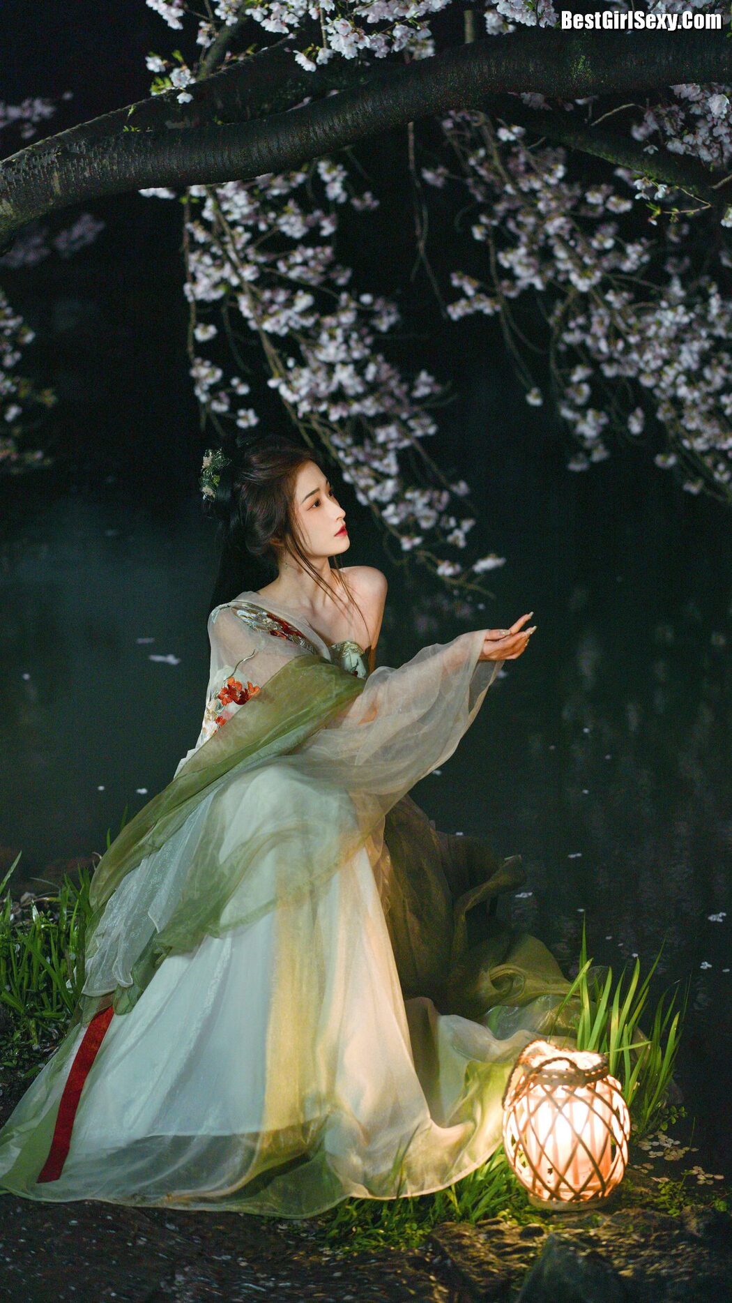 YiTuYu艺图语 Vol.4025 Shu Li
