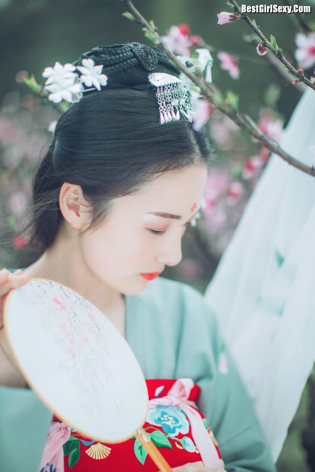 YiTuYu艺图语 Vol.4056 Fan Fan