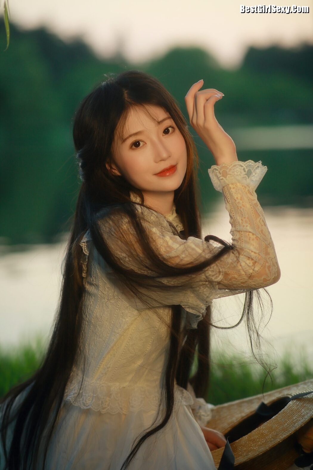 YiTuYu艺图语 Vol.4053 Liu Liu Yang Liu Liu