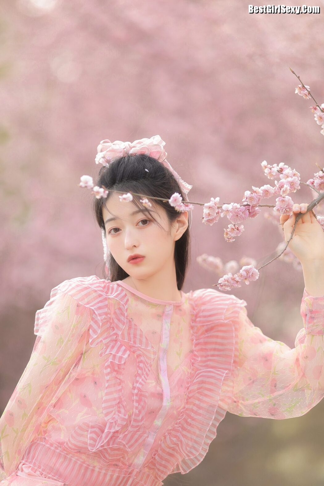 YiTuYu艺图语 Vol.4074 Li You